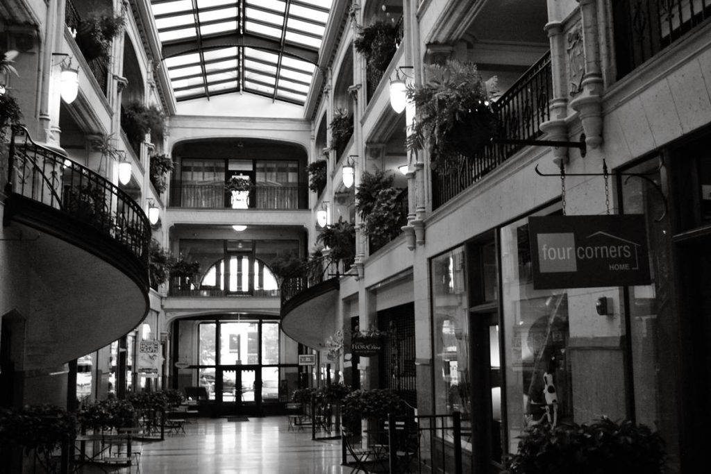 What Is an Estate Antique Mall—and Why It Might Be Your Best Bet for Hidden Treasures